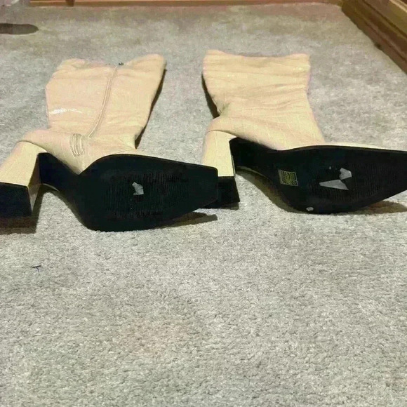 Princess Polly MERCURY BOOTS ECRU size 8 - Picture 6 of 7